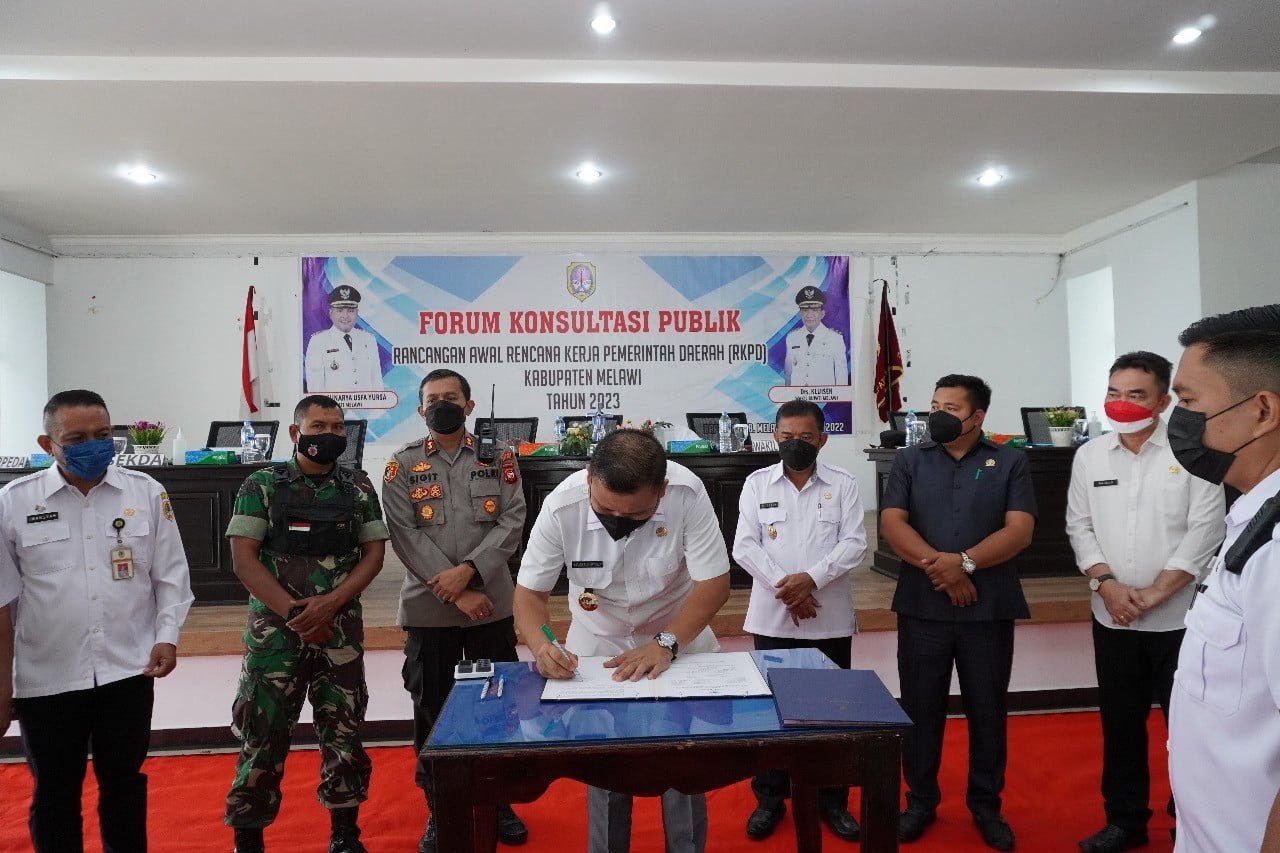 Bupati Melawi Buka Kegiatan Konsultasi Publik Rancangan Awal RKPD Tahun 2023