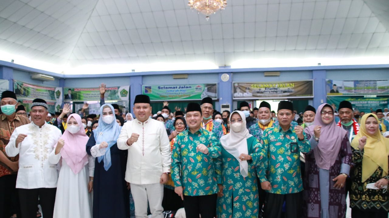 Bupati Melawi Hadiri Pelepasan Calon Jamaah Haji ke Tanah Suci