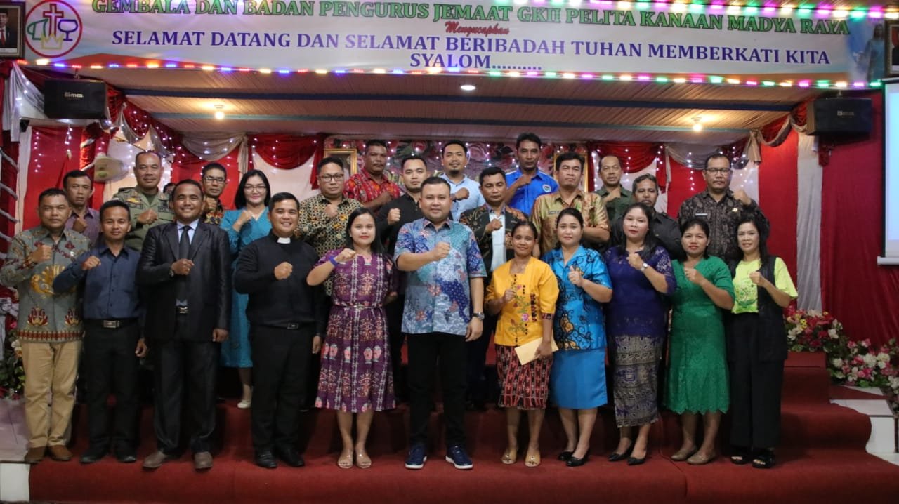 Bupati Melawi Hadiri Penutupan Pekan Perkauan ke-48 GKII Daerah Tanah Pinoh