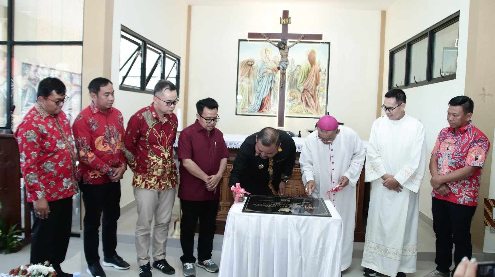 Bupati Melawi Resmikan Rumah Duka St. Yoseph Yayasan Pintu Keabadian Nanga Pinoh
