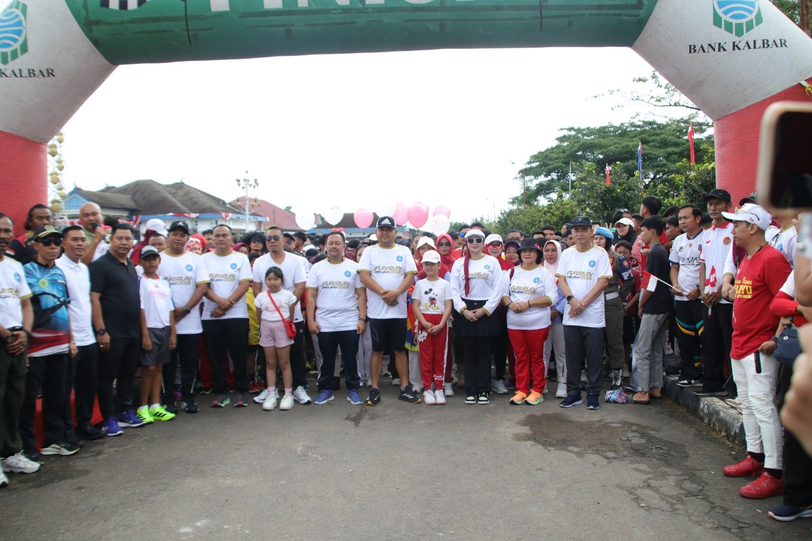 TP. PKK Kabupaten Melawi dan Pemkab Melawi Selenggarakan Fun Run Semarakkan HUT RI ke-80