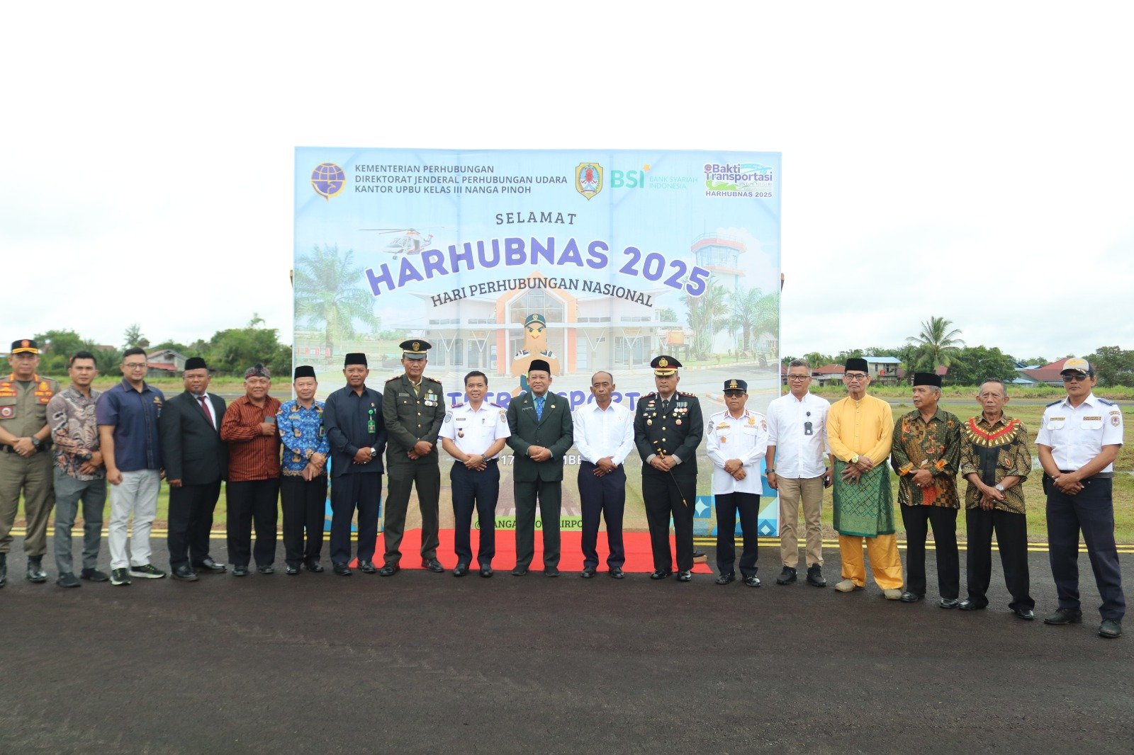 Asisten Adminsirasi dan Umum Sekda Pimpin Upacara Peringatan Hari Perhubungan Nasional