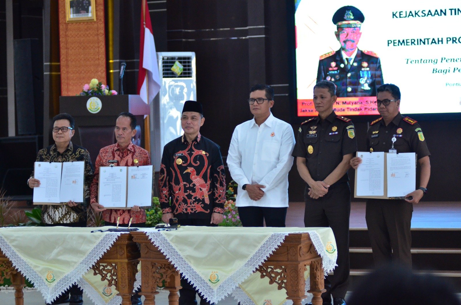 Pemerintah Kabupaten Melawi Teken MoU dengan Kejaksaan Tinggi Kalimantan BaratTerkait Penerapan Pidana Kerja Sosial sebagai Alternatif Pemidanaan