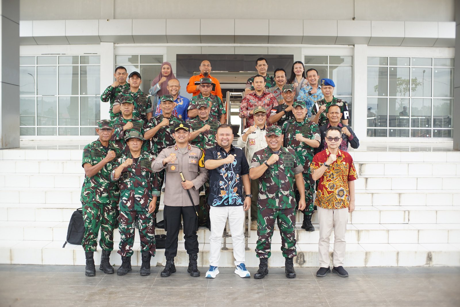 Bupati Melawi Sambut Kunjungan Tim Satgas Karhutla TNI, Perkuat Sinergi Pencegahan dan Penanganan Karhutla